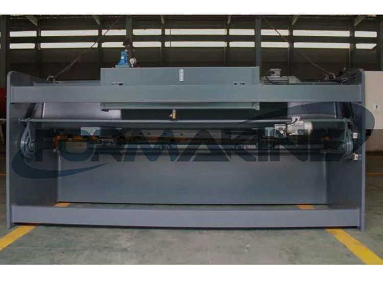 Máquina de corte CNC semiautomática